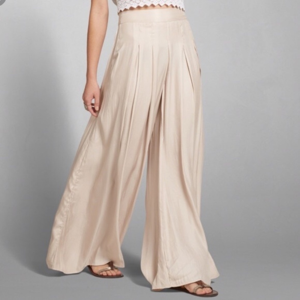 Abercrombie & Fitch Pleated Satin Wide Leg Pants